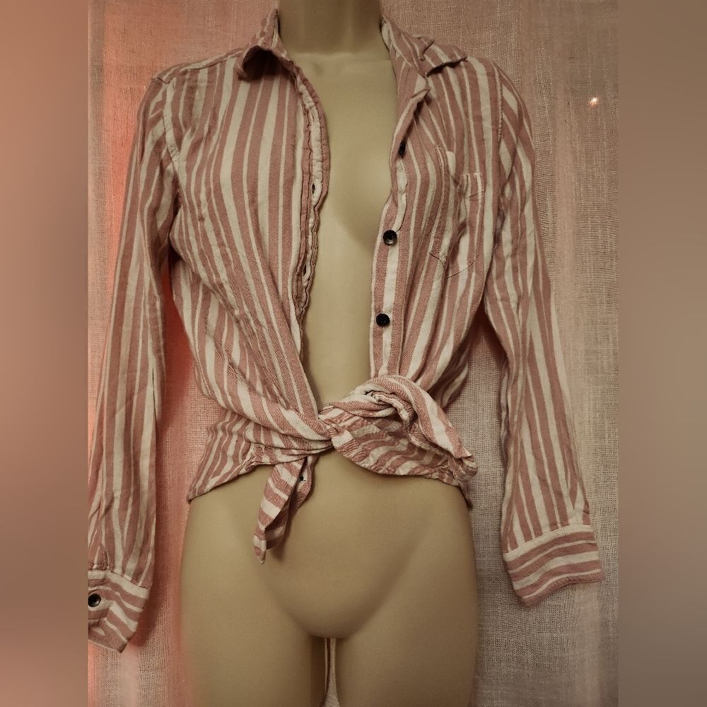 Jachs Girlfriend soft button up size smalll.